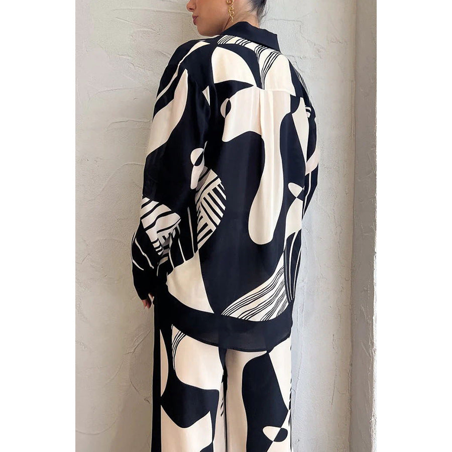 Conjunto de duas peças solto com lapela estampada em preto e branco