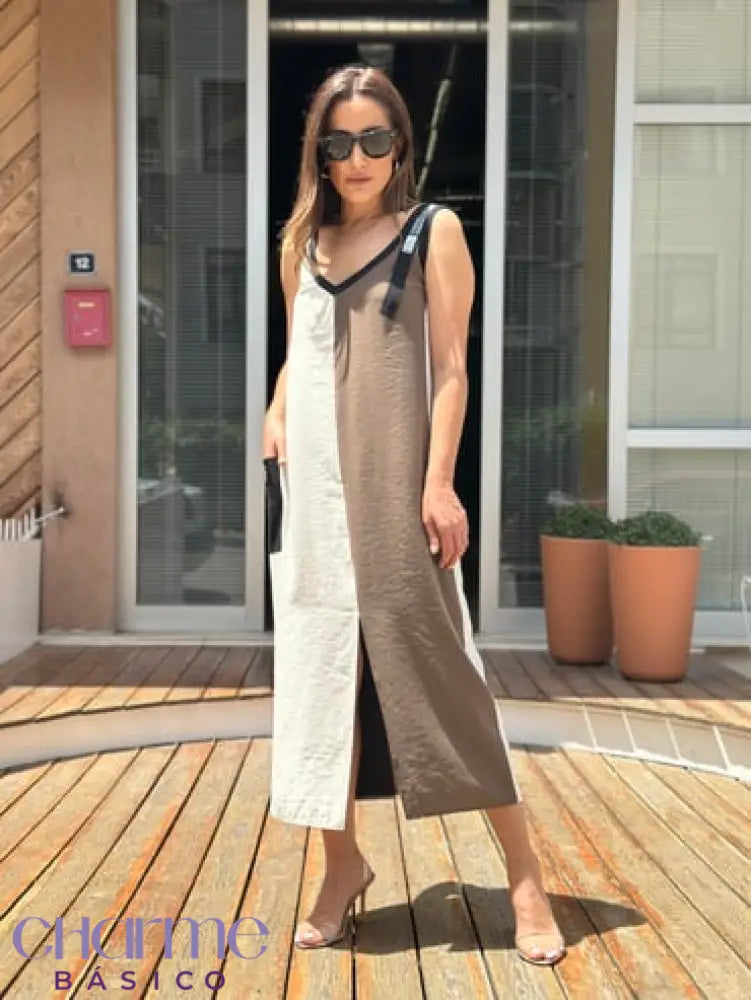 Vestido Color em Linho - Modernidade e Sofisticação